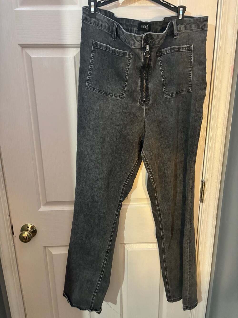 mod. Black Acid Wash Front Zip Straight Leg Denim Jeans 20W